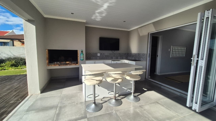 4 Bedroom Property for Sale in Myburgh Park Western Cape